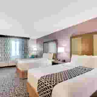 La Quinta Inn & Suites by Wyndham Las Vegas Nellis, 1 of 6