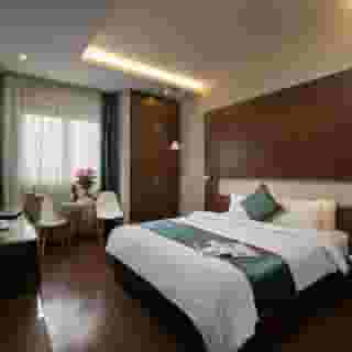 Bonne Nuit Hotel, 2 of 6