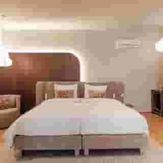 House of Ble, 2 of 6