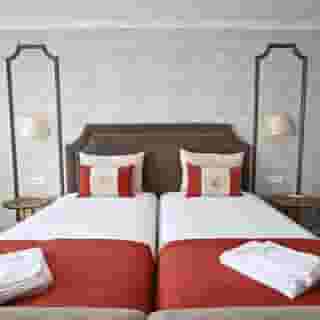 Famous Crows Lisbon Suites, 3 of 6
