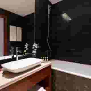 The Bentley Luxury Hotel and Suites, 4 of 6
