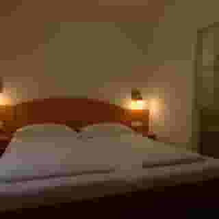 Suite Hotel 900m Zur Oper, 3 of 6