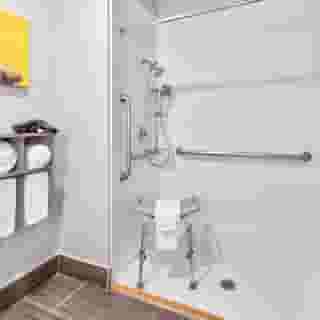La Quinta Inn & Suites by Wyndham Dallas - Las Colinas, 3 of 6