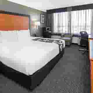 La Quinta Inn & Suites by Wyndham Buena Park, 3 of 6