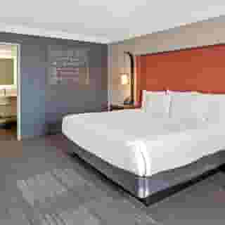La Quinta Inn & Suites by Wyndham San Francisco Airport N, 4 of 6