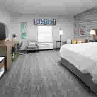 Hampton Inn Boston Logan Airport Chelsea, 2 of 6