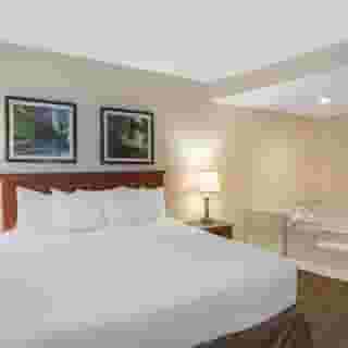 La Quinta Inn & Suites by Wyndham Orlando South, 1 of 6