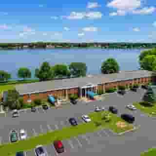 Lakeside Inn, 1 of 6