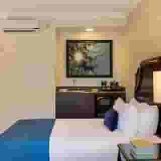 Ayres Suites Diamond Bar, 3 of 6
