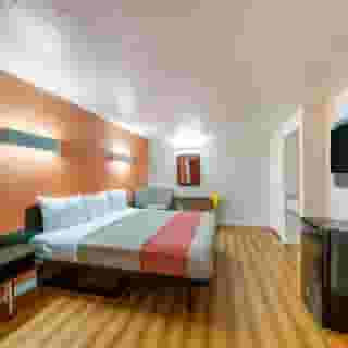 Motel 6 Dallas, Tx - Farmers Branch, 2 of 6