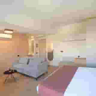 The City Hotel And Suites, 4 of 6