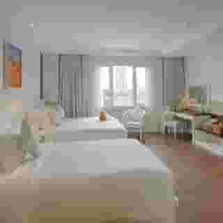 Au Lac Charner Hotel, 3 of 6