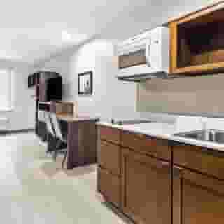 Woodspring Suites South Houston Hobby, 1 of 6