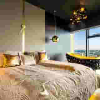 Apartments in Sky Tower with Bathtub near the window, 1 of 6