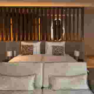 House of Ble, 4 of 6