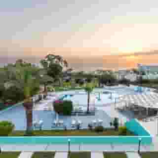 Hotel Adelais Bay, 2 of 6