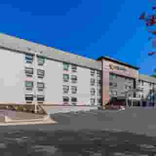 La Quinta Inn & Suites by Wyndham Atlanta Roswell, 2 of 6