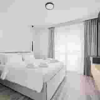 Collect Residence, 4 of 6