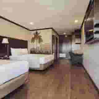 The Dixie Hollywood, 3 of 6