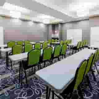 La Quinta Inn & Suites by Wyndham Dfw Airport West - Bedford, 2 of 6