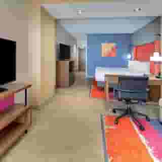 La Quinta Inn & Suites by Wyndham Lakeway, 1 of 6