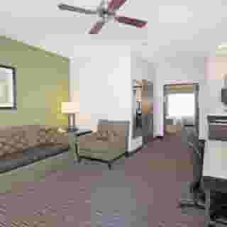 Holiday Inn Express & Suites Chicago-Deerfield/Lincolnshire by Ihg, 1 of 6