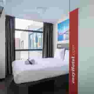 easyHotel Rotterdam City Centre, 3 of 6