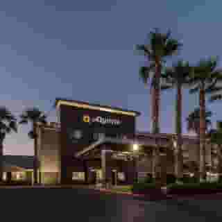 La Quinta Inn & Suites by Wyndham Las Vegas Nellis, 3 of 6