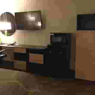 Super 8 by Wyndham South Holland, 1 of 6