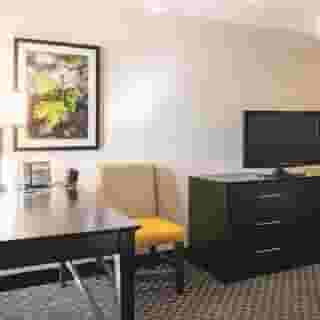 La Quinta Inn & Suites by Wyndham Orlando Airport North, 5 of 6
