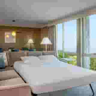 DoubleTree by Hilton Chicago - North Shore Conference Center, 1 of 6