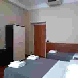 Hotel Twenty Nine, 3 of 6