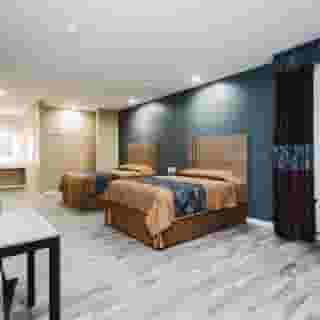 Budget Host Inn and Suites, 2 of 6