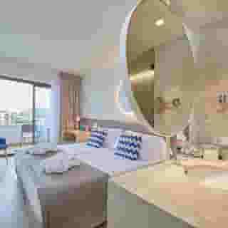 Fergus Style Tobago - Adults Only (16+), 4 of 6
