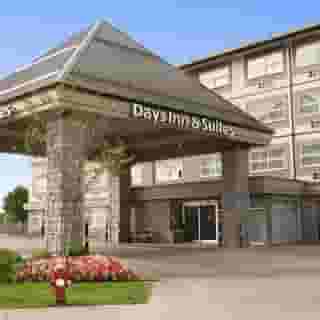 Days Inn & Suites by Wyndham Langley, 3 of 6