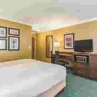 La Quinta Inn & Suites by Wyndham San Francisco Airport West, 6 of 6