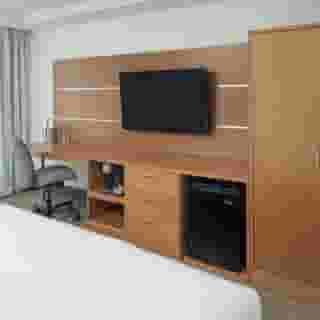 DoubleTree by Hilton Miami North I-95, 3 of 6