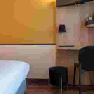 Hotel Kyriad Paris 10 Canal Saint Martin, 1 of 6