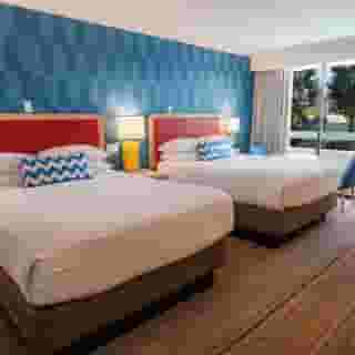 Howard Johnson by Wyndham Anaheim Hotel & Water Playground, 2 of 6