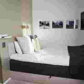 Avanti Hotel, 5 of 6