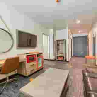 Hotel Lexen - Newhall, 5 of 6