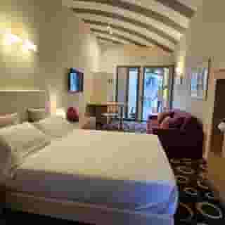 Residence Select Executive, 1 of 6