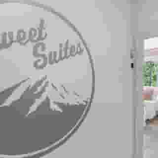 Sweet Suites Capitol Hill, 2 of 6