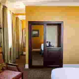 The Lafayette New Orleans By Kasa Living, 4 of 6
