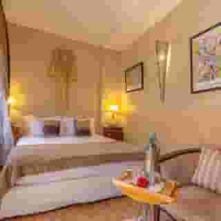 Riad Saba, 3 of 6