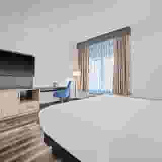 La Quinta Inn & Suites by Wyndham Miami Airport West, 3 of 6