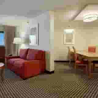 Hilton Chicago/Oak Brook Suites, 3 of 6
