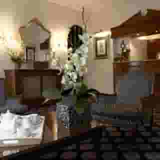 London Lodge, 5 of 6