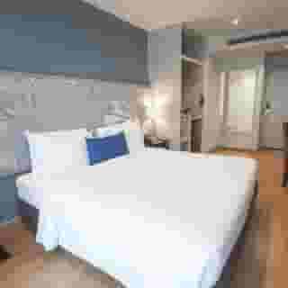 Evergreen Place Siam by Uhg, 2 of 6