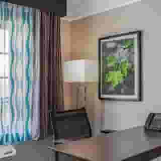 La Quinta Inn & Suites by Wyndham Miami Airport West, 2 of 6